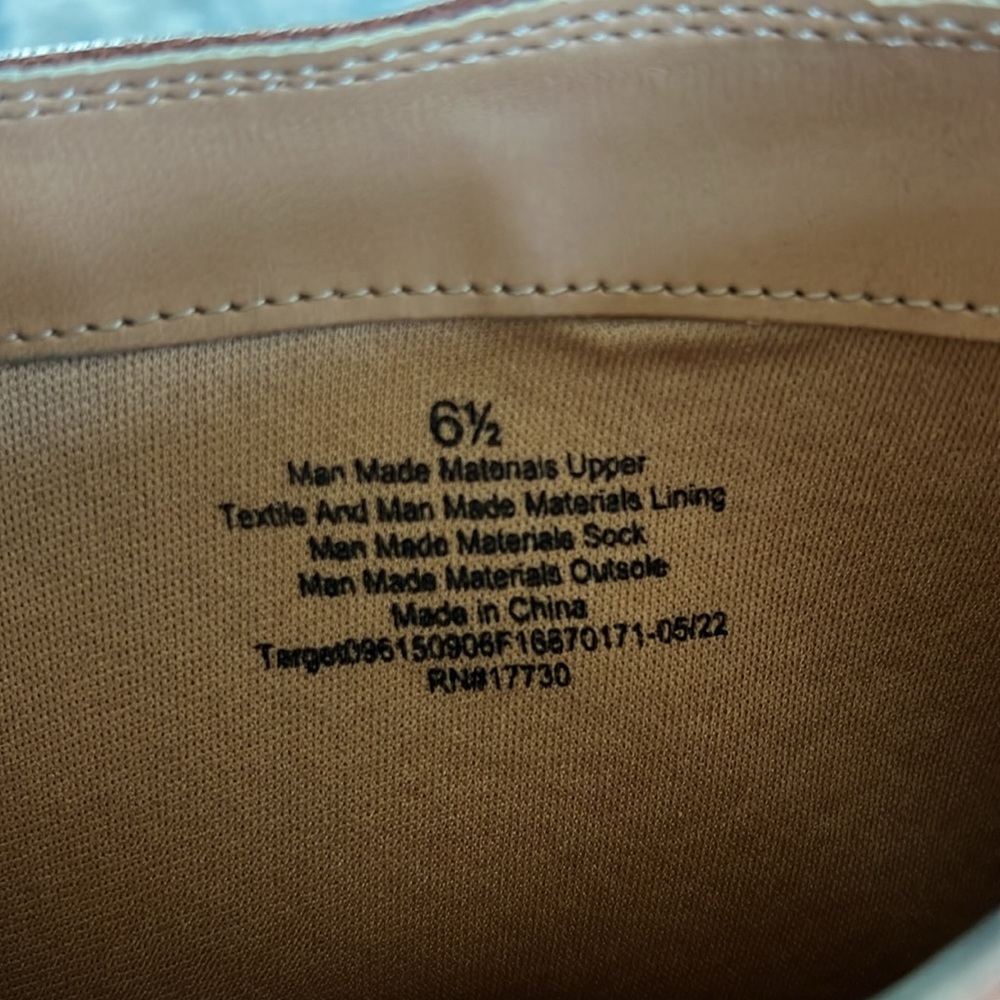 Boots - Picture 3 of 4